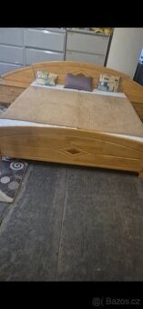 Postel 180x200 s rošty a matrací