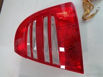 Pravé zadní světlo 3U5945112 Superb