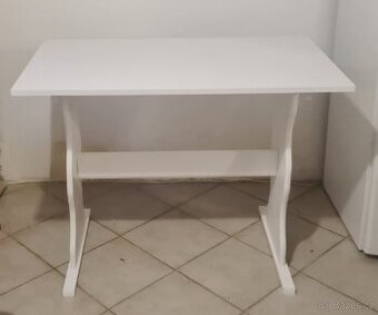 Jídelní stůl bílý