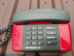 Prodám sběrateli telefon