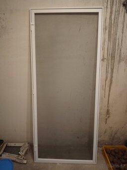 Dveřní síť proti hmyzu