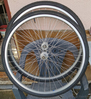 2 kola z invalidního vozíku