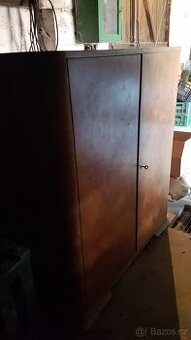 retro skřín ořech