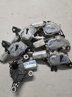 Zadní motorek stěračů