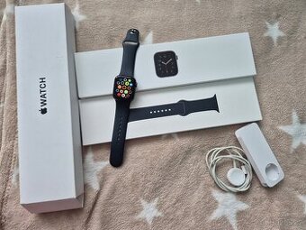 Apple Watch SE 40mm stav baterie 98%
