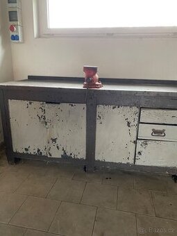 Dílenský stůl, ponk, pracovní stůl