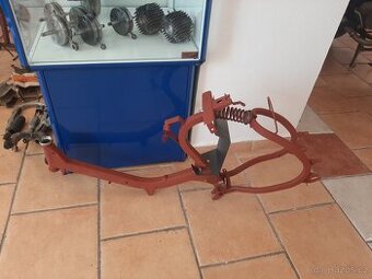 Rám jawa 550 pařez