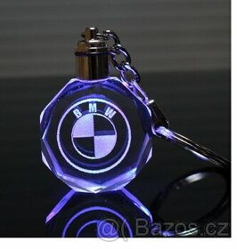 logo svítící přívěsek na klíče BMW