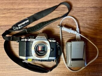 Olympus OM-D E-M10