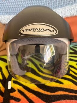 Tornado helma