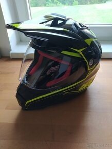 Helma na motorku přilba Maxx