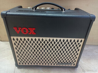 Kombinovaný zesilovač VOX VT15 - 1