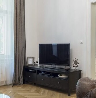 TV stolek Hemnes IKEA