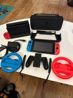 Nintendo switch V2 + bohaté příslušenství TOP STAV