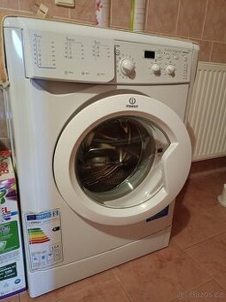 Pračka Indesit