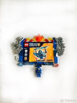 Úžasný LEGO Nexo Knights 70330 set- Úžasný Stav