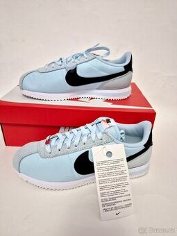 Nové dámské boty Nike cortez, velikost 39