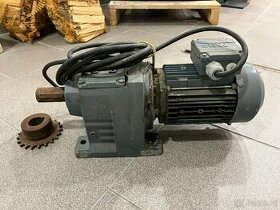 Prodám el.motor s převodovkou šedý