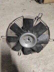 motor s větrákem - 1