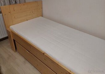 Postel z masivu