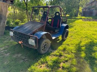 Buggy , pevný rám . 120-ka motor.
