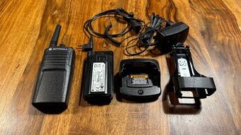 Motorola XT420 profi vysílačka s kompletním příslušenstvím
