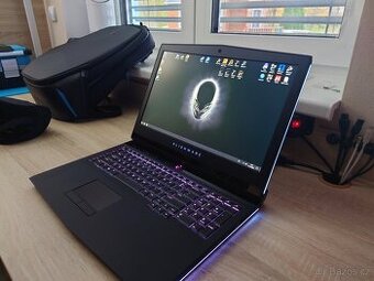 Alienware 17 R5 (model P31E002) + zdarma originální batoh