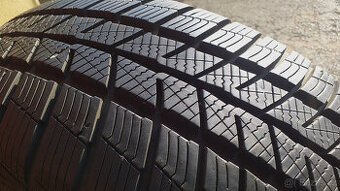 90% zimní pneu Barum 215/50/18 XL, sada