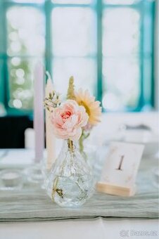 Svatební výzdoba - svíčky pastelové