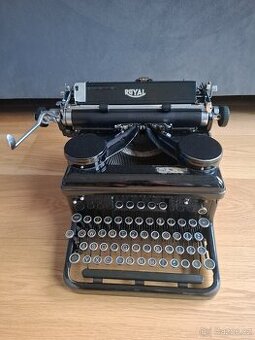 Psací stroj Royal