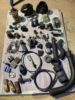 Sada různých dílu Favorit Felicia