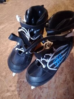 Brusle rostoucí 38az 41, modré barvy.