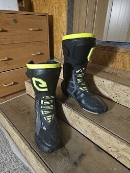 Sportovní boty na motorku Elevait