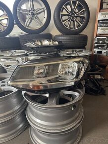 Volkswagen Caddy ||| Levé přední světlo