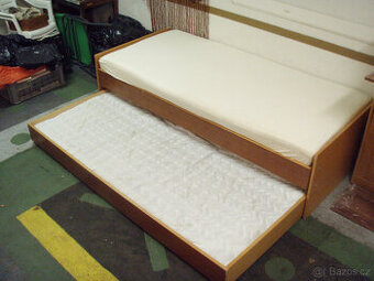 POSTEL S PŘISTÝLKOU PRO NÁVŠTĚVU - VČETNĚ MATRACÍ