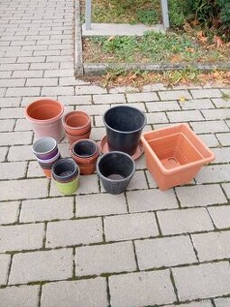 Květináče a truhlík
