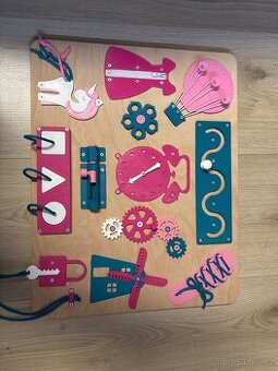 Activity board - použitý ale bez známek použití.