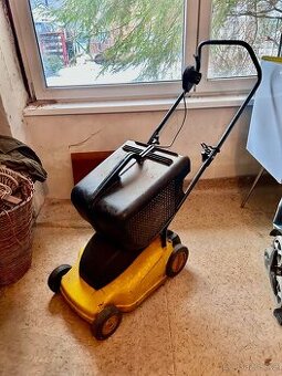 Starší elektrická sekačka