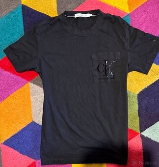 CK  CALVIN KLEIN  PÁNSKÉ SLIM BAVLNĚNÉ TRIKO  M