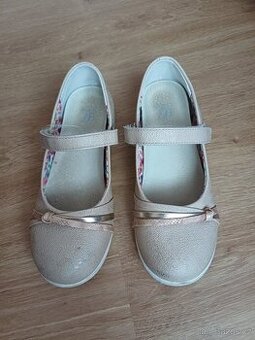 Balerinky / společenské dívčí boty,  velikost 33