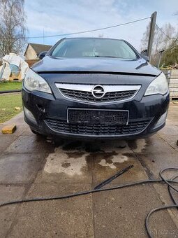 Opel Astra J 1.7 CDTI 81 kW rok 2011
