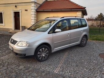 VW TOURAN 1.6FSI 85kw stav bez investice