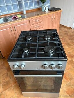 Plynový sporák s troubou