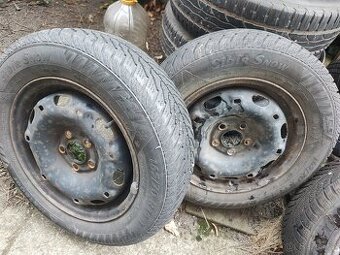 2x zimní gumy na dojetí 165/70R14 fabia polo ibiza