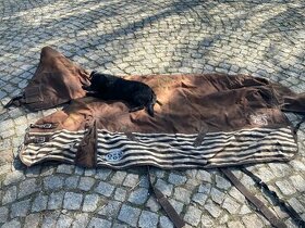 Nepromokavá deka zateplení 400 g s krkem
