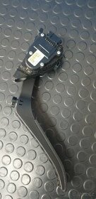 Plynovy pedal Audi Q7 4.2  nebo VW Touareg
