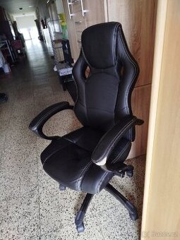 Herní křeslo k PC