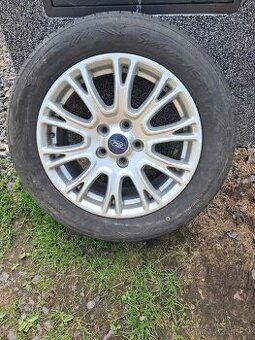 Ford mondeo pneu
