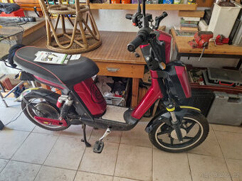 Elektrický motocykl RACCEWAY E-BABETA