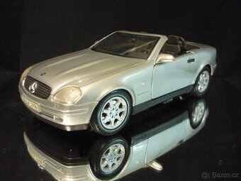 Mercedes Benz SLK 230 Maisto 1/18
